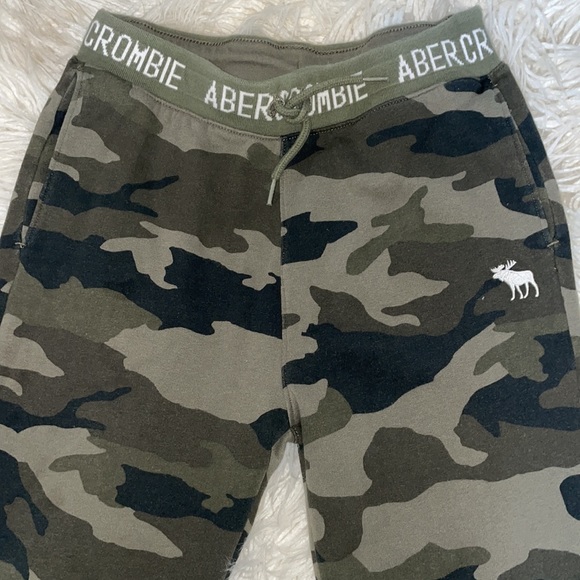 A&F Abercrombie kids camo sweatpant jogger 13/14 youth large - Picture 2 of 7